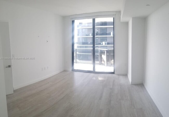 Photo - 45 SW 9th St Unidad 3607