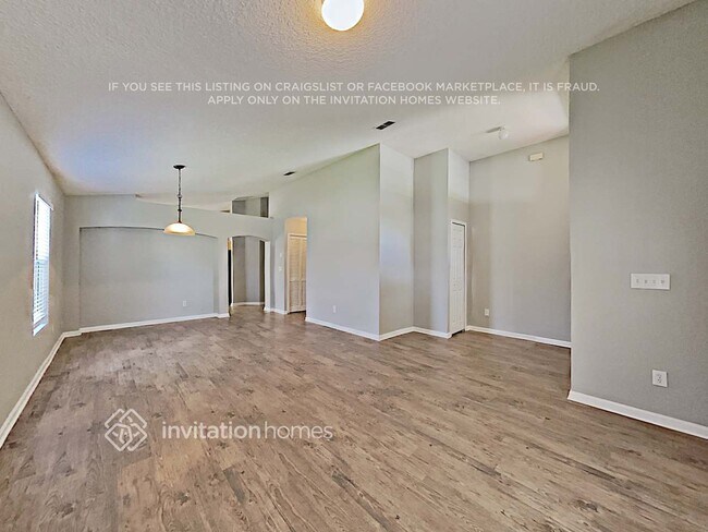 Photo - 279 Marisco Way