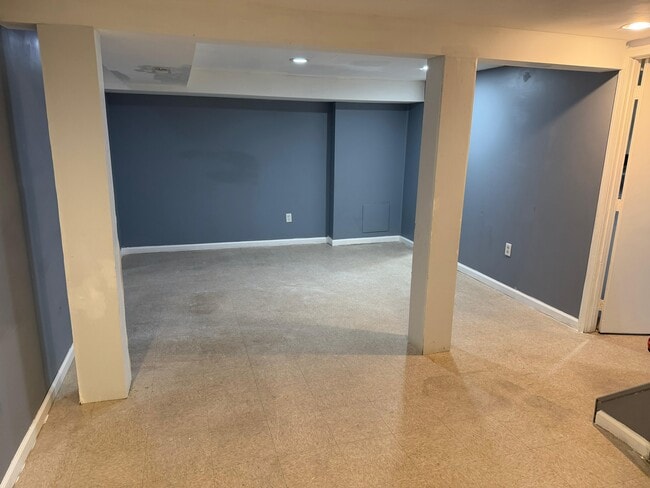 Photo - 216 Carnation Ct