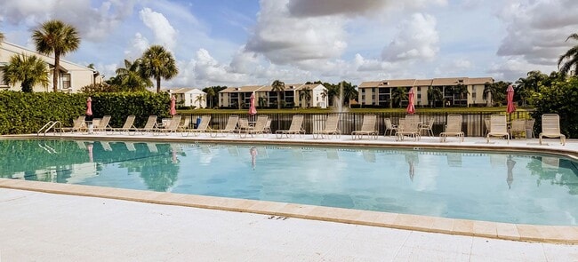 Building Photo - 1105 Green Pine Blvd Unit C1
