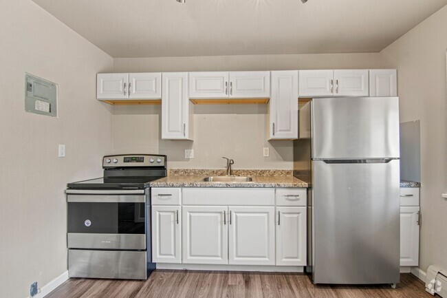 Building Photo - Remodeled and Old Colorado City under $1k Unit C Rental