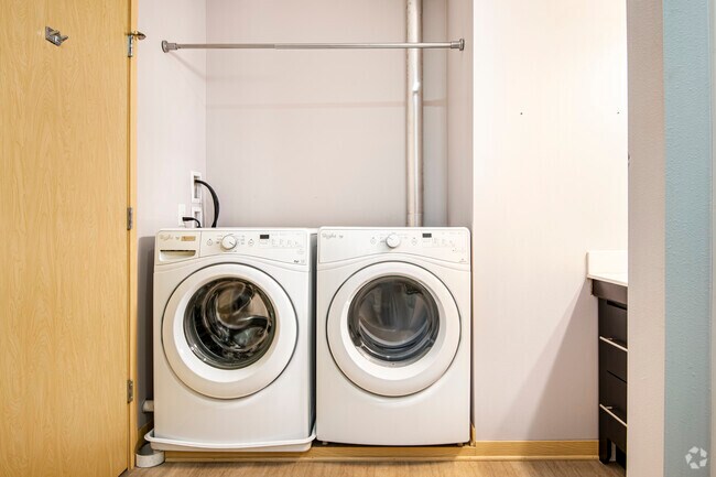 1BR, 1BA - 516SF