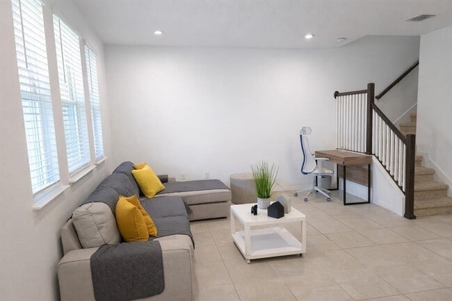 Photo - 8913 Matriarca Aly