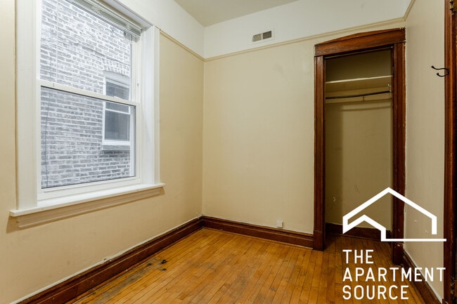 Photo - 2132 W Iowa St Unidad 1