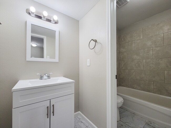 Building Photo - 3206 Lobit Dr Unit 54