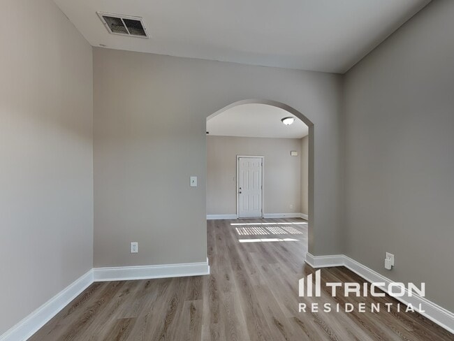 Photo - 4556 Bellemeade Dr