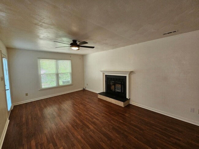 Photo - Lynbrook Landing