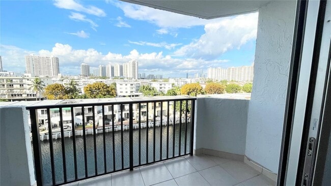 Photo - 3703 NE 166th St Unit 602