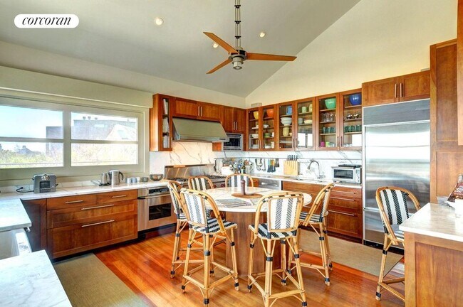 Photo - 139 Crestview Ln