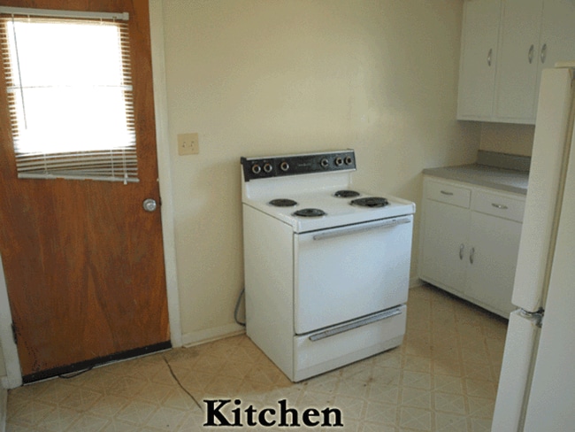 19 W Borden St