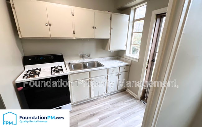 Photo - 1915 S Pkwy E