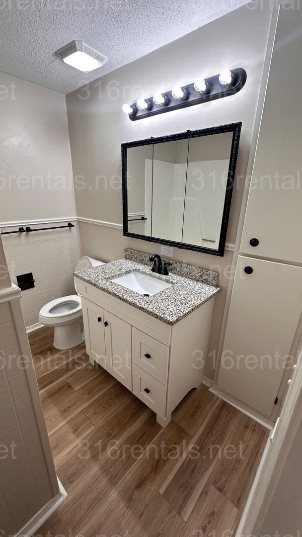 Photo - $1300 - 3 bed 1 bath Beautiful single fami...