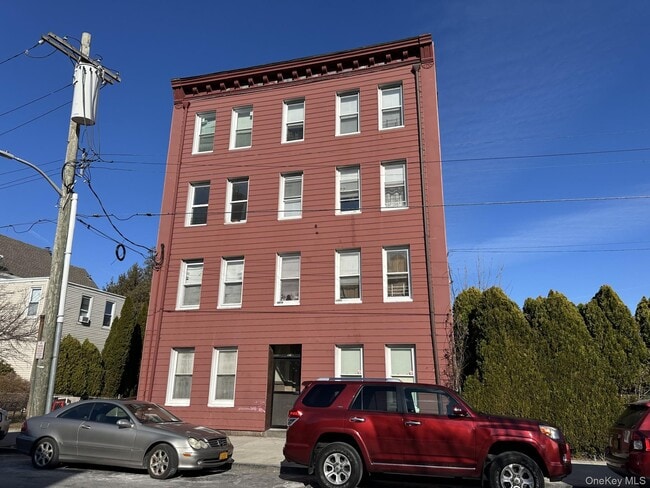 Building Photo - 49 5th St Unit 8