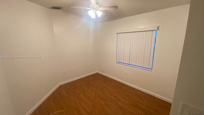 Photo - 21240 NE 9th Ct Unit 1