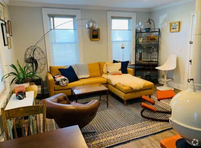 Building Photo - 136 Clark St Unit 1 Rental
