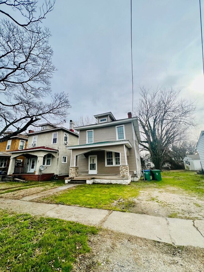 Photo - 119 Lee Avenue Unit B