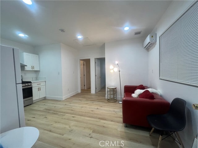 Photo - 5522 Farna Ave