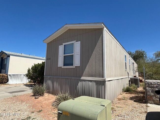 Photo - 850 Talbot Ave