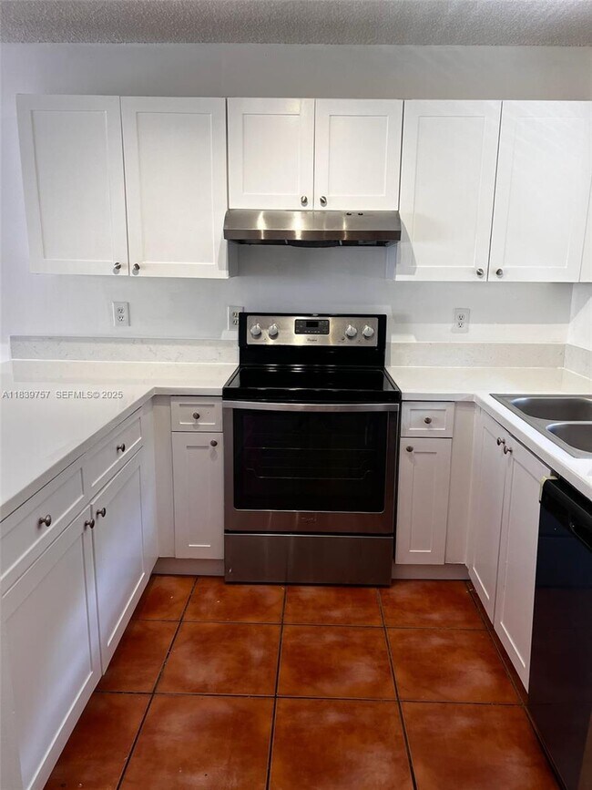 Photo - 6215 SW Kendale Lakes Cir Unit 272