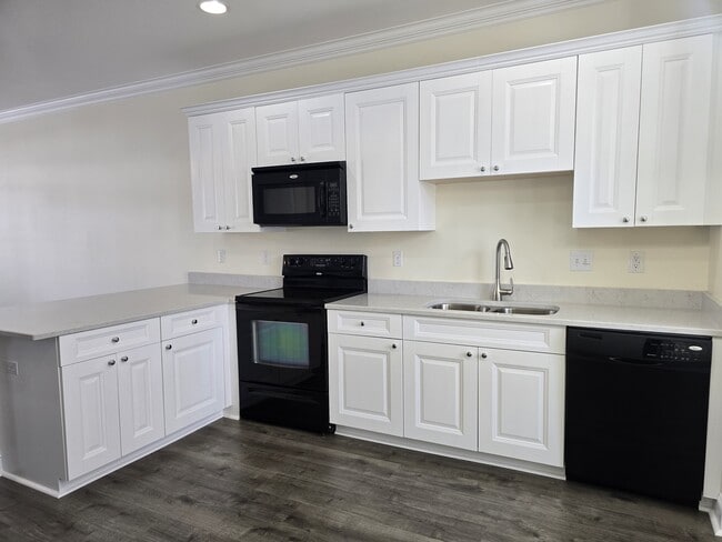 Photo - 6 Viburnum Ln