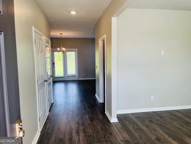 Photo - 19 White Spruce Wy