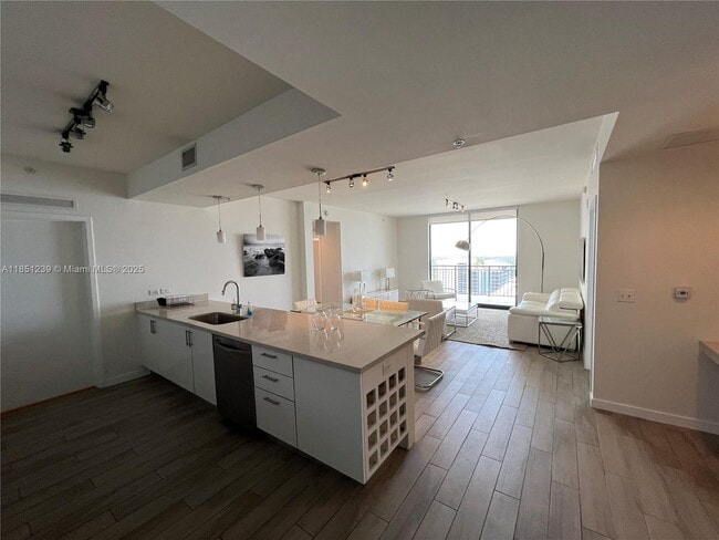 Photo - 999 SW 1st Ave Unidad 2905