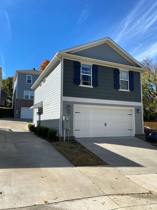 Building Photo - 532 Highland Ave Unit 1 - 1