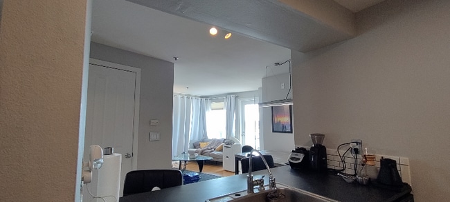 Photo - 530 Melrose Ave E Unit 403