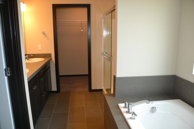 Photo - 3372 Inverness St