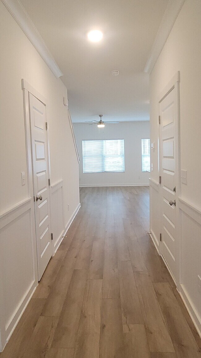 Photo - Section 8 Welcome!! "Chic Comfort Awaits: 3-Bedroom Haven with Granite Elegance in Huntsville"