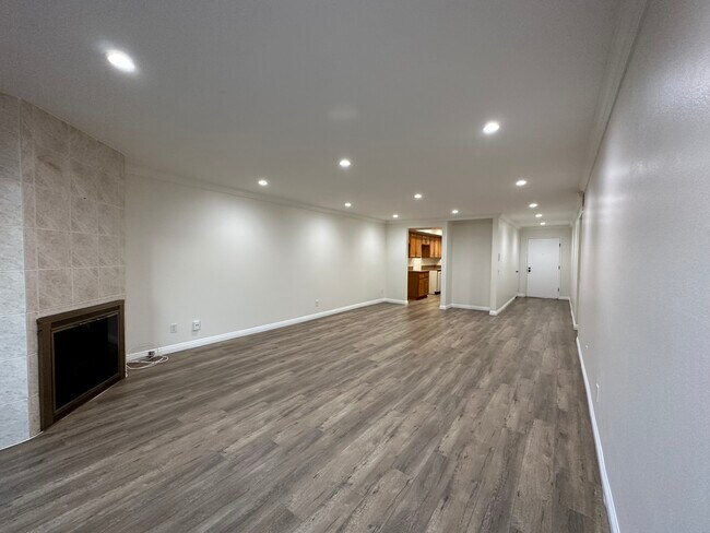 Photo - 1236 N Columbus Ave Condo Unit 24