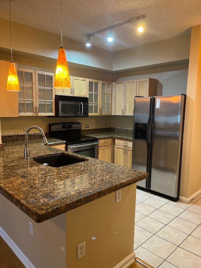 Photo - 533 NE 3rd Ave Unidad 238