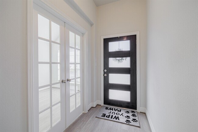 Photo - 33118 School Hl Rd