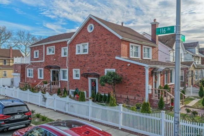 Photo - 116-01 221st St