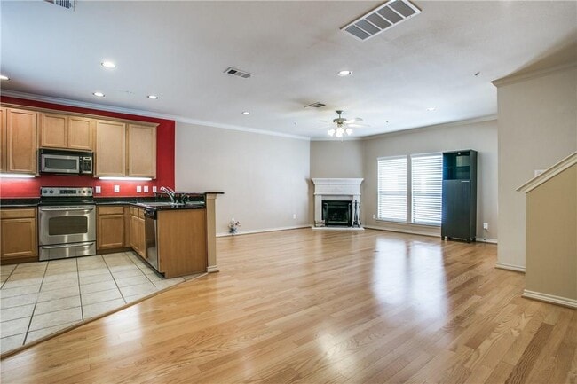 Photo - 2415 Stutz Dr
