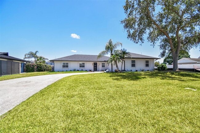 Photo - 3913 Fontainebleau Dr