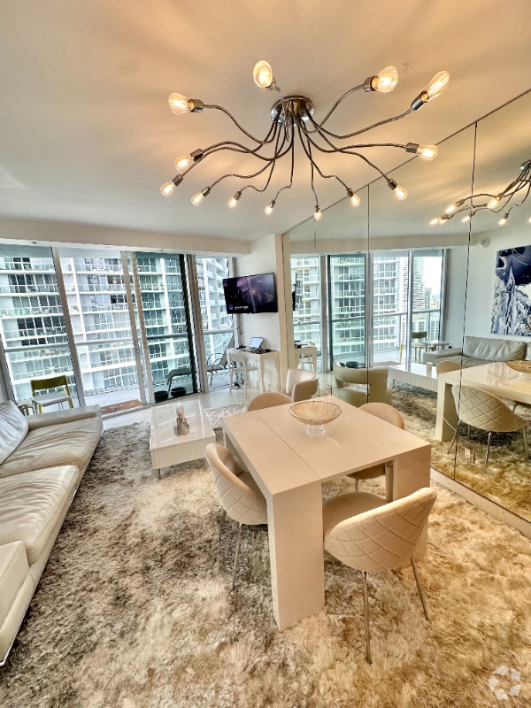 Building Photo - 495 Brickell Ave Unit 3206 Rental