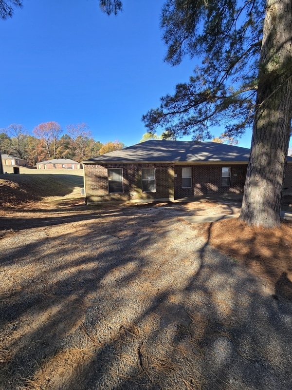 Building Photo - 6975 Brown St Unit 6B