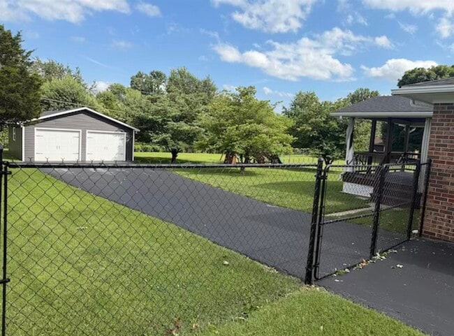 Photo - 192 Sandalwood Dr
