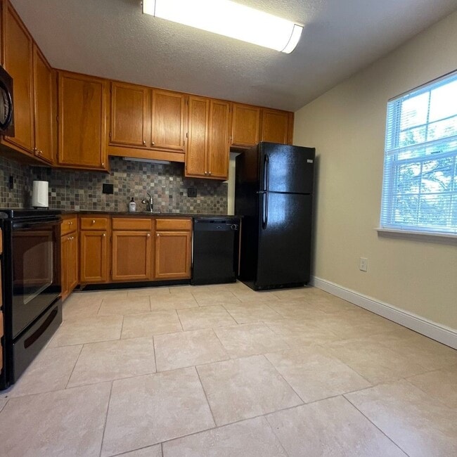 Photo - 2B/2.5 Condo in Longwood - Wood floors, great views, large balcony