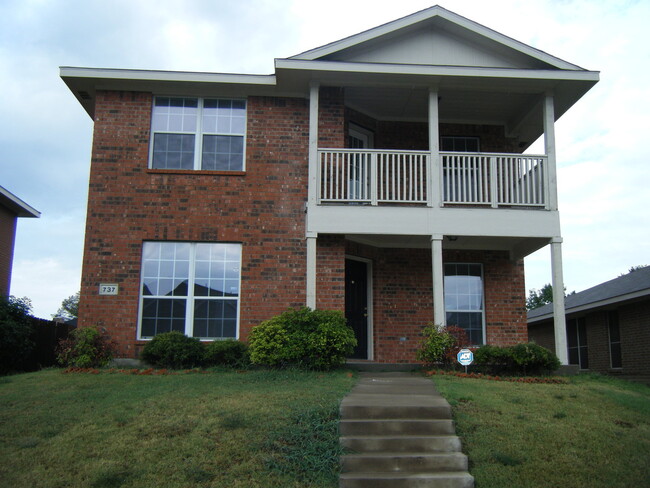 Building Photo - Beautiful 2 Story 4 Bedroom home in DeSoto