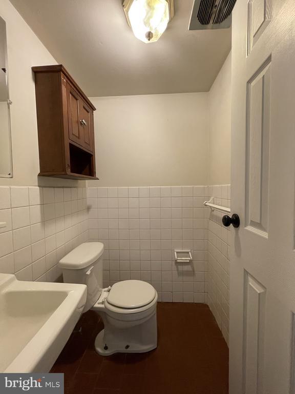 Photo - 700 E 1st St