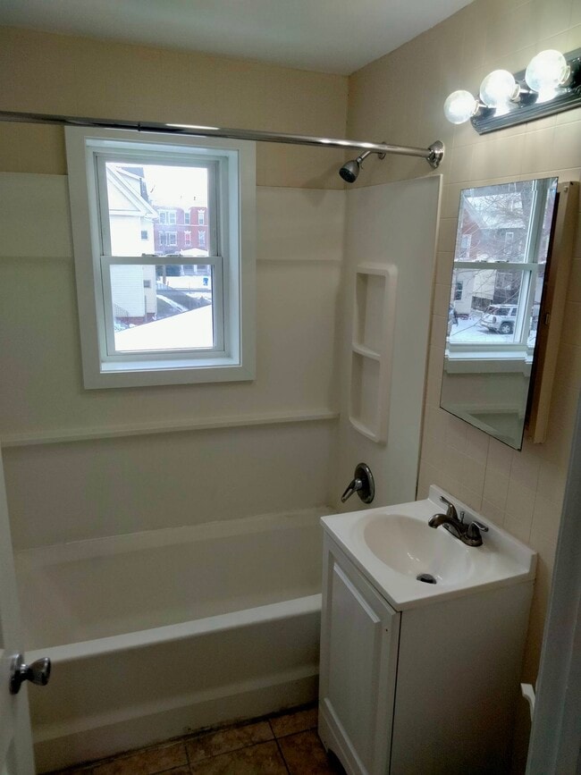 Photo - 29-31 Annawan St