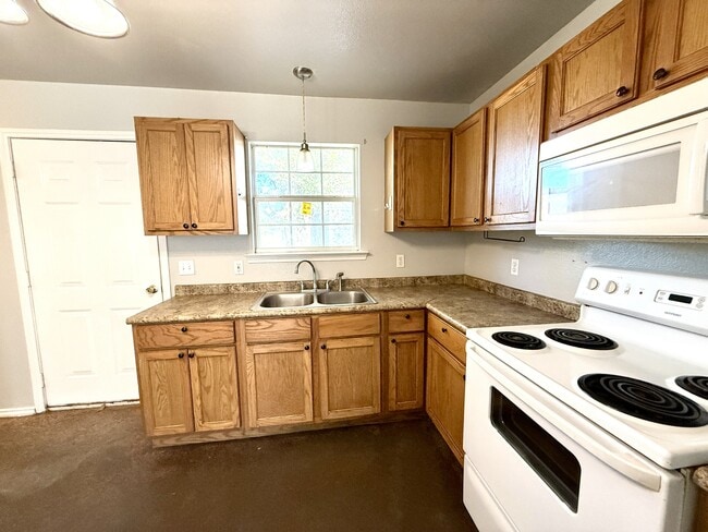 Photo - 11910 Fairview St