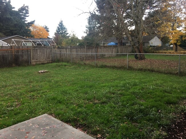 Photo - 4 bedroom 2 bath home on quiet street in Hillsboro near Intel