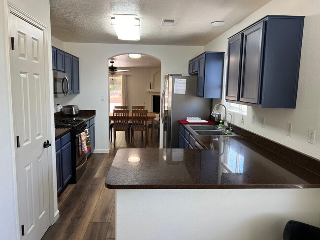 Photo - 1943 Busher St SE