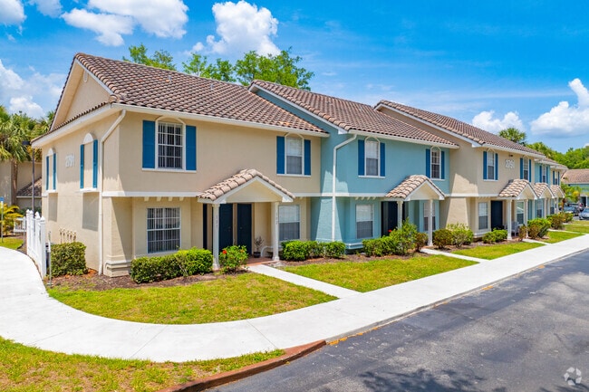 4787 W Irlo Bronson Memorial Hwy, Kissimmee, FL 34746 - Saratoga Resort Villa Apartments
