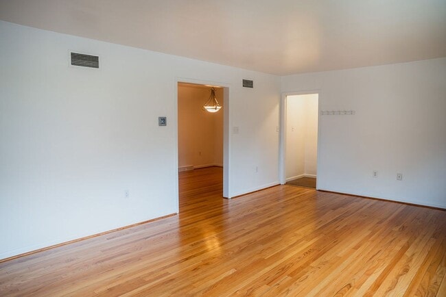 Photo - 814 N St Lucas St Unit 816