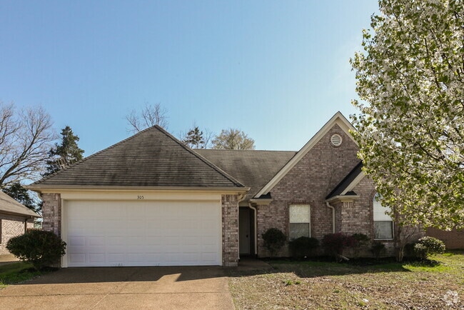 Building Photo - 305 Village Dr Rental