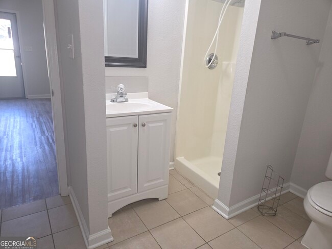 Photo - 893 Park Pl NE
